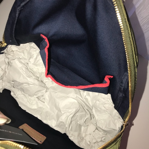 ❌ SOLD ❌ NWT Tommy Hilfiger Camo Backpack - Picture 5 of 8